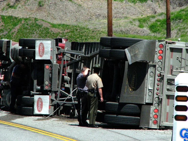 Truck Accidents: What Happens and What to Do Afterward?