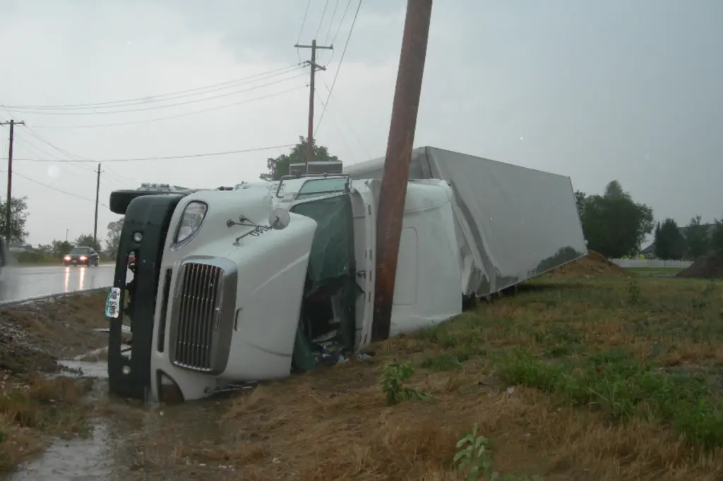 Benefit Truck Accident Victims